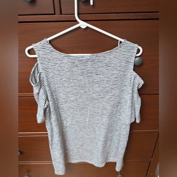 Gap Maternity Cold Shoulder Black And White Striped Top Sz L - Picture 2 of 5